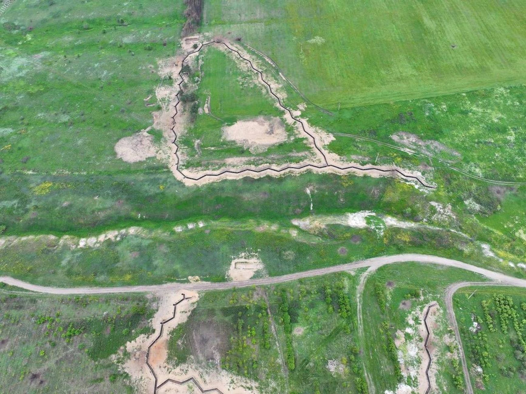 Пример некачественных украинских оборонительных сооружений