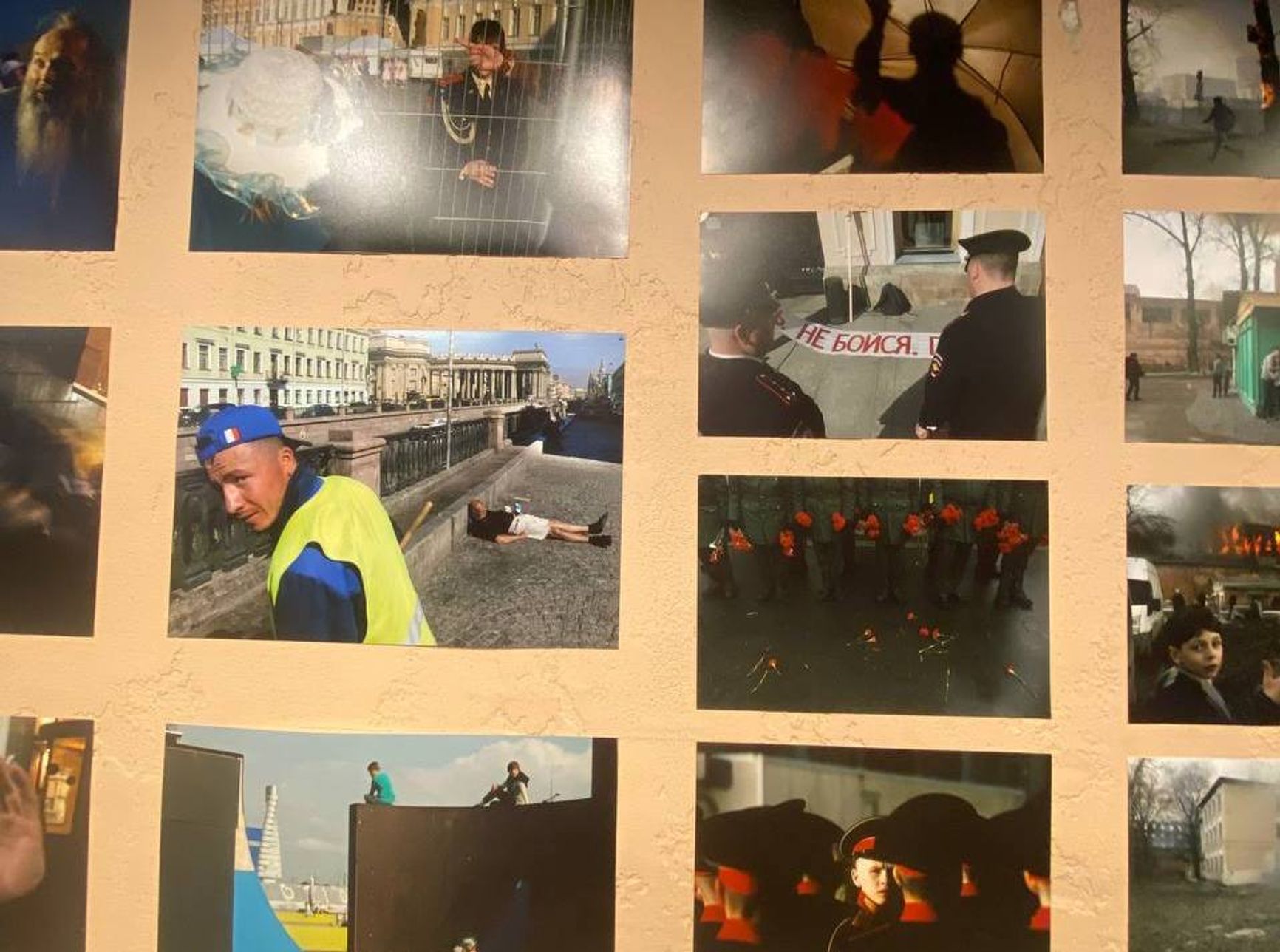 Фотографии с выставки «Без движения»