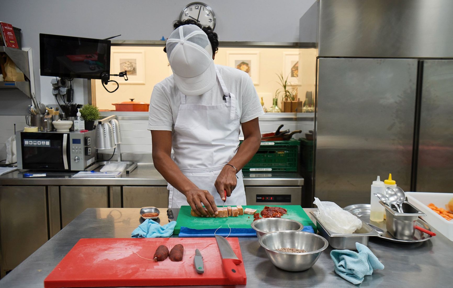 Refugee working in a restaurant in Spain